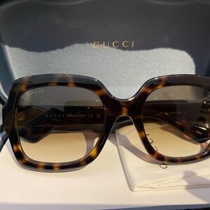 Gucci Brown Tortoise Women's Sunglasses